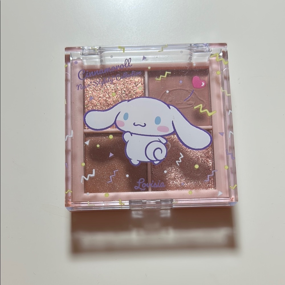 LAST CALL 🤍 cinnamoroll lovisia japan eyeshadow palette
